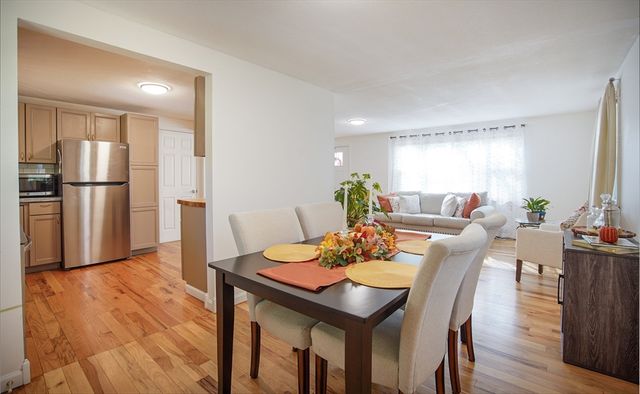 70 S Tallyho Dr 70, Springfield, MA 01118