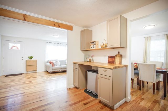 70 S Tallyho Dr 70, Springfield, MA 01118