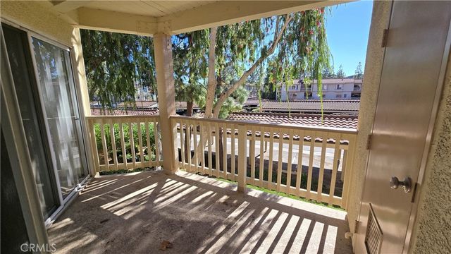 5805 Oak Bend 204, Oak Park, CA 91377