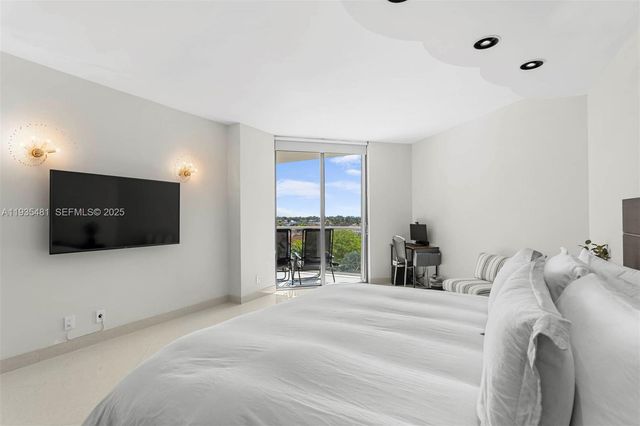 19500 Turnberry Way 5F + CABANA, Aventura, FL 33180