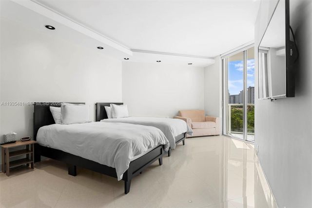 19500 Turnberry Way 5F + CABANA, Aventura, FL 33180