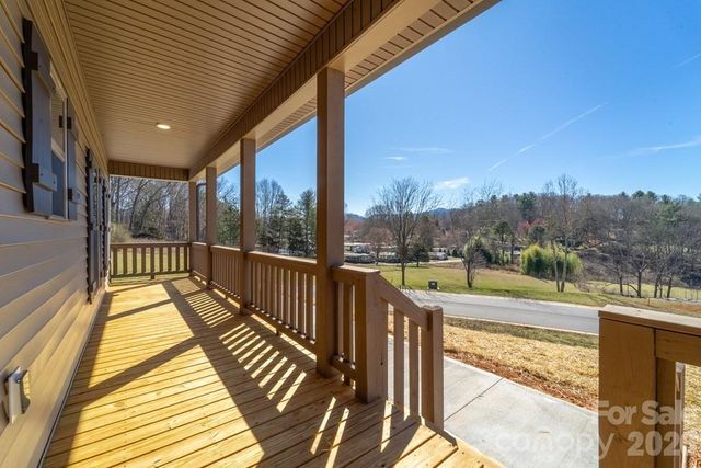 50 Fairview Street, Franklin, NC 28734