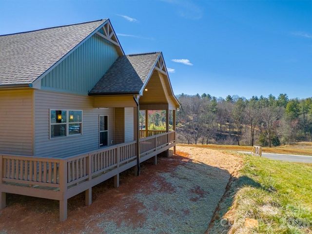 50 Fairview Street, Franklin, NC 28734