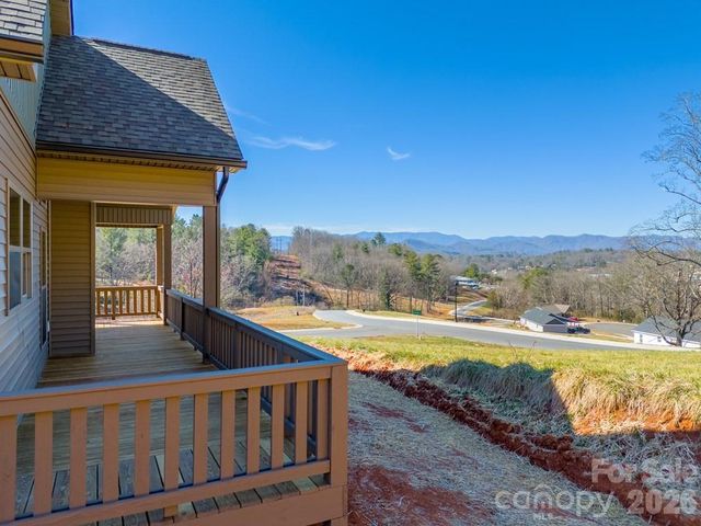 50 Fairview Street, Franklin, NC 28734