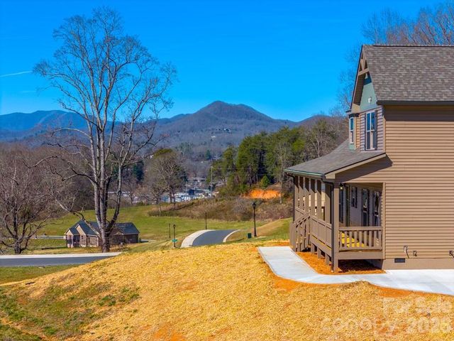 50 Fairview Street, Franklin, NC 28734