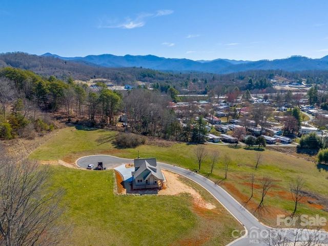 50 Fairview Street, Franklin, NC 28734