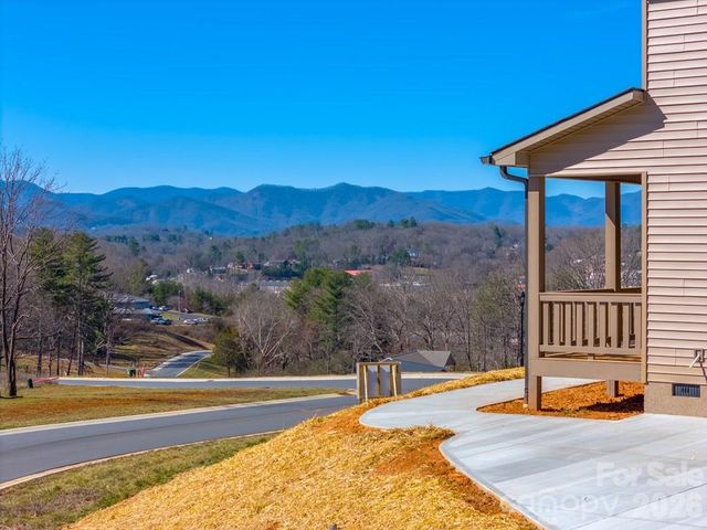 50 Fairview Street, Franklin, NC 28734