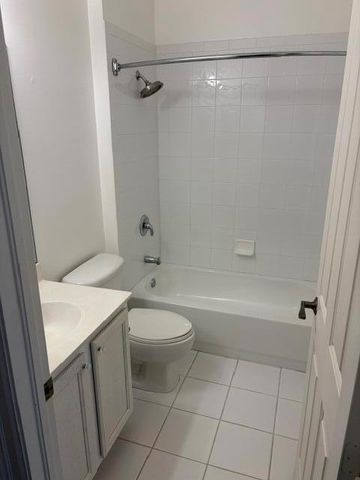 447 Corte Madera Lane 5, West Palm Beach, FL 33401