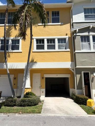 447 Corte Madera Lane 5, West Palm Beach, FL 33401