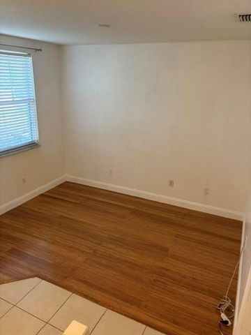 447 Corte Madera Lane 5, West Palm Beach, FL 33401