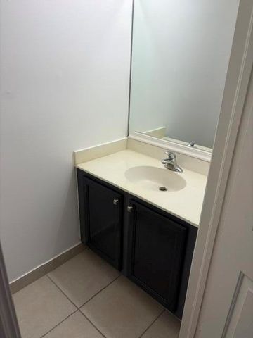 447 Corte Madera Lane 5, West Palm Beach, FL 33401