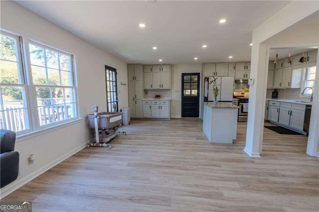 1499 Smokehouse, Stone Mountain, GA 30088