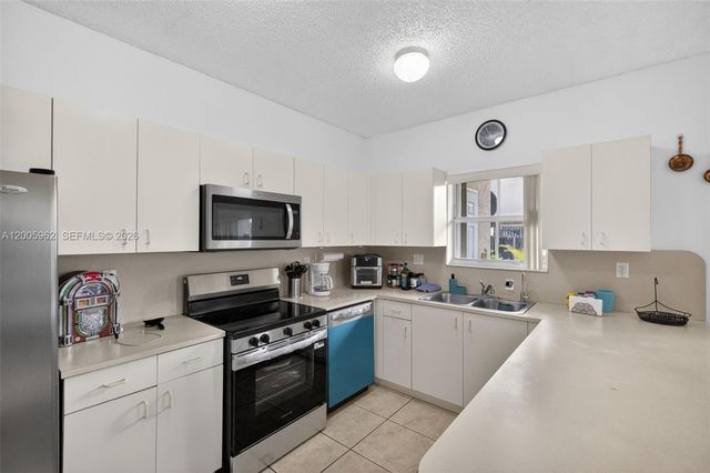 16624 NW 73rd Ct 16624, Miami Lakes, FL 33014