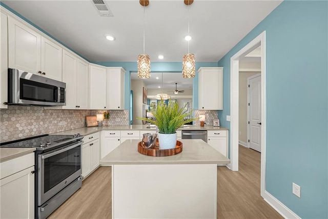 108 Red Maple Drive, Peachtree City, GA 30269