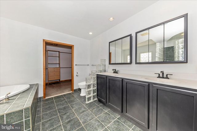 8204 BALL RD, Frederick, MD 21704