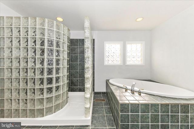 8204 BALL RD, Frederick, MD 21704