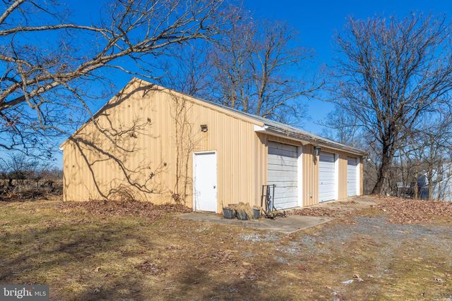 8204 BALL RD, Frederick, MD 21704