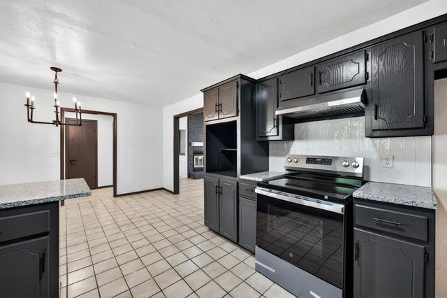 821 Rolling Hills Terrace, Edmond, OK 73012