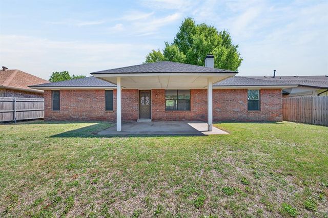 821 Rolling Hills Terrace, Edmond, OK 73012