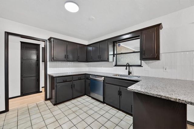 821 Rolling Hills Terrace, Edmond, OK 73012