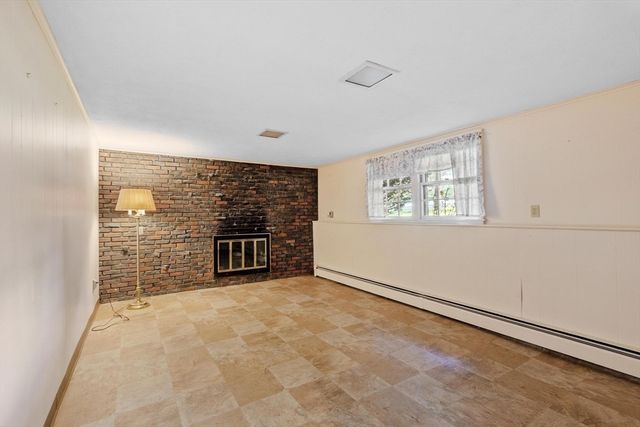 122 Milton St, Waltham, MA 02453