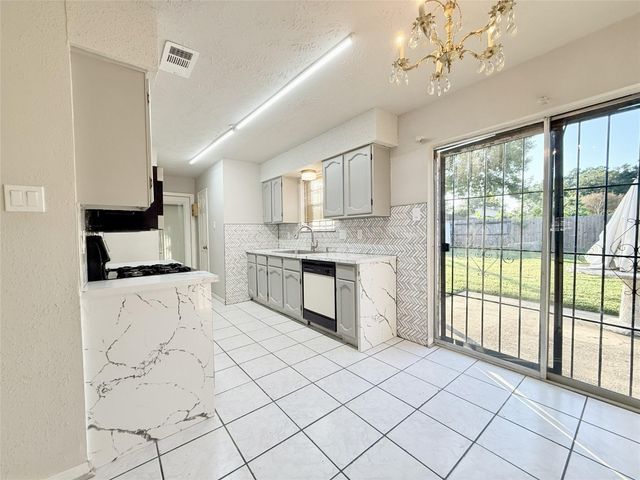 12715 Middlesbrough Lane, Houston, TX 77066