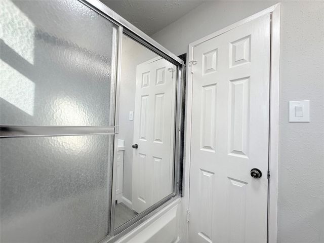 12715 Middlesbrough Lane, Houston, TX 77066
