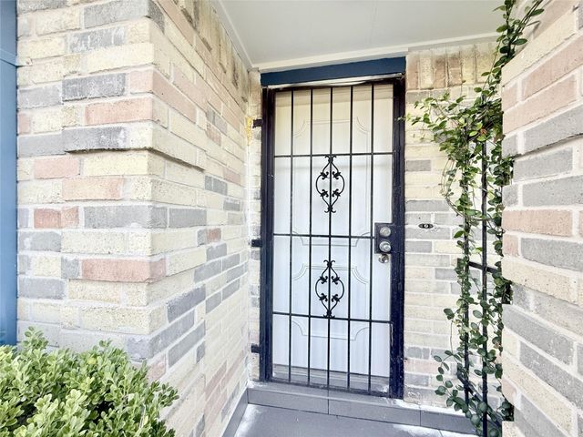 12715 Middlesbrough Lane, Houston, TX 77066