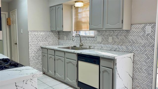 12715 Middlesbrough Lane, Houston, TX 77066