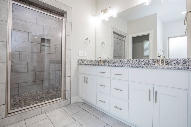 437 Ramsey Street, Gentry, AR 72734