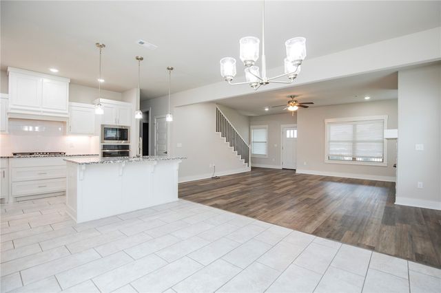 437 Ramsey Street, Gentry, AR 72734