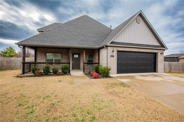 437 Ramsey Street, Gentry, AR 72734
