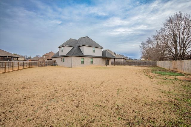 437 Ramsey Street, Gentry, AR 72734