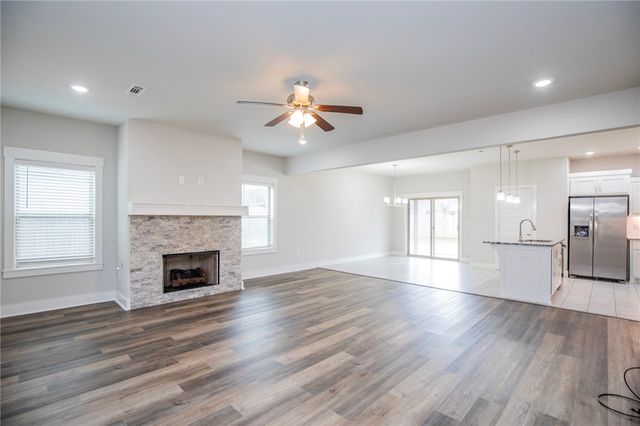 437 Ramsey Street, Gentry, AR 72734