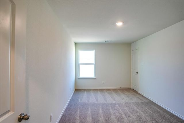 220 Sunnymeade LN, Jarrell, TX 76537