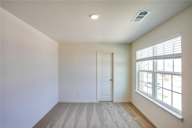 220 Sunnymeade LN, Jarrell, TX 76537