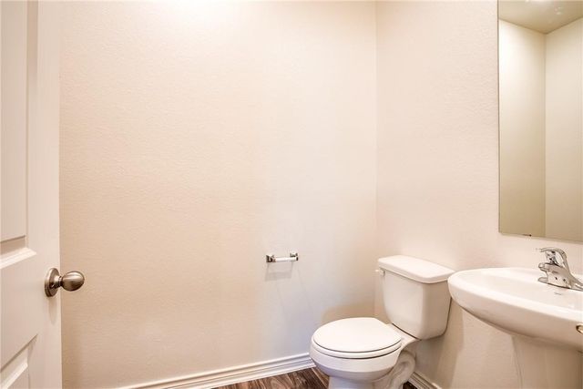 220 Sunnymeade LN, Jarrell, TX 76537