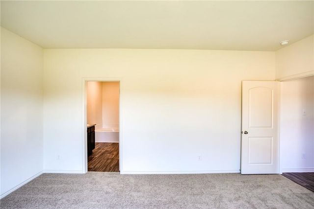 220 Sunnymeade LN, Jarrell, TX 76537