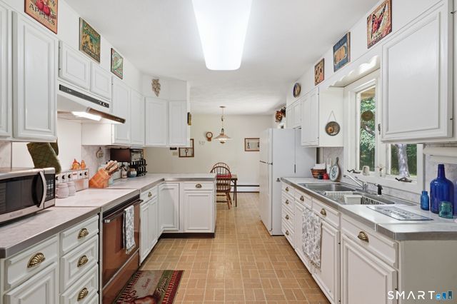 588 Pendleton Hill Road, North Stonington, CT 06359