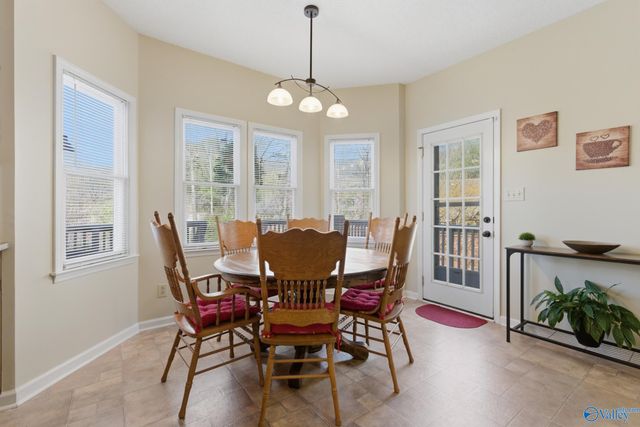 7804 Valley Bend Drive SE, Huntsville, AL 35802