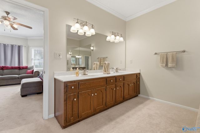 7804 Valley Bend Drive SE, Huntsville, AL 35802