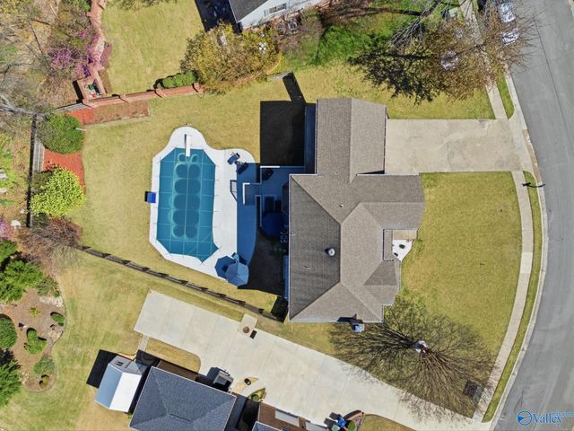 7804 Valley Bend Drive SE, Huntsville, AL 35802