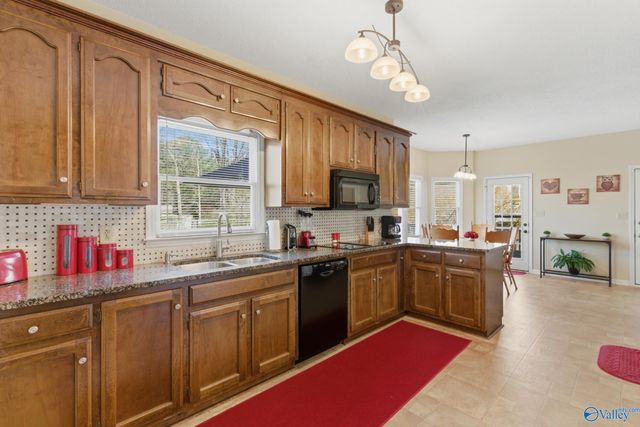 7804 Valley Bend Drive SE, Huntsville, AL 35802