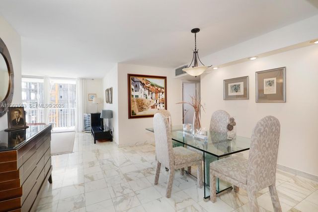 145 SE 25th Rd 702, Miami, FL 33129