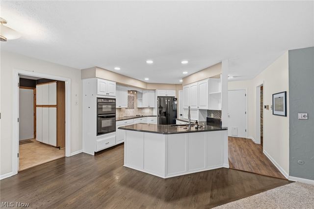2170 Dow Drive, Akron, OH 44313