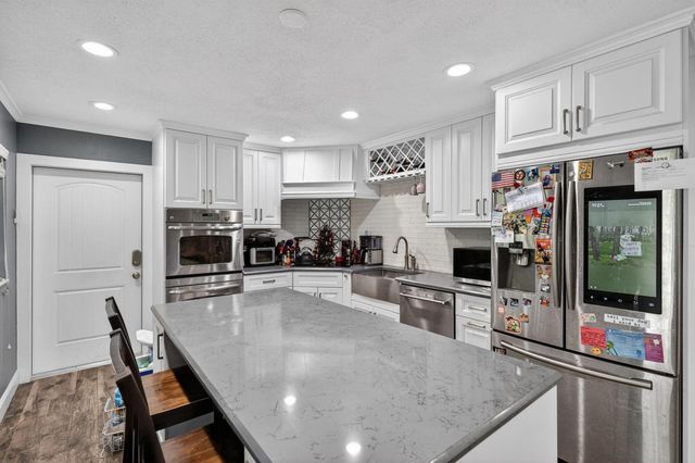 8669 Nashua Drive, Palm Beach Gardens, FL 33418
