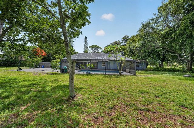 8669 Nashua Drive, Palm Beach Gardens, FL 33418