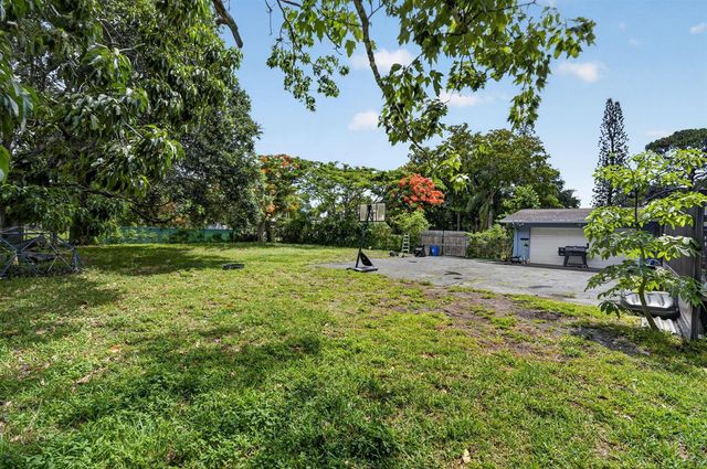 8669 Nashua Drive, Palm Beach Gardens, FL 33418