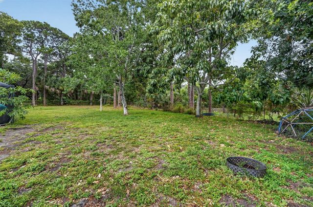 8669 Nashua Drive, Palm Beach Gardens, FL 33418