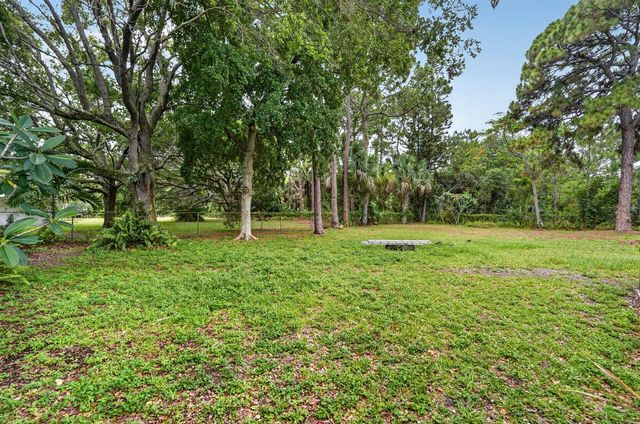 8669 Nashua Drive, Palm Beach Gardens, FL 33418